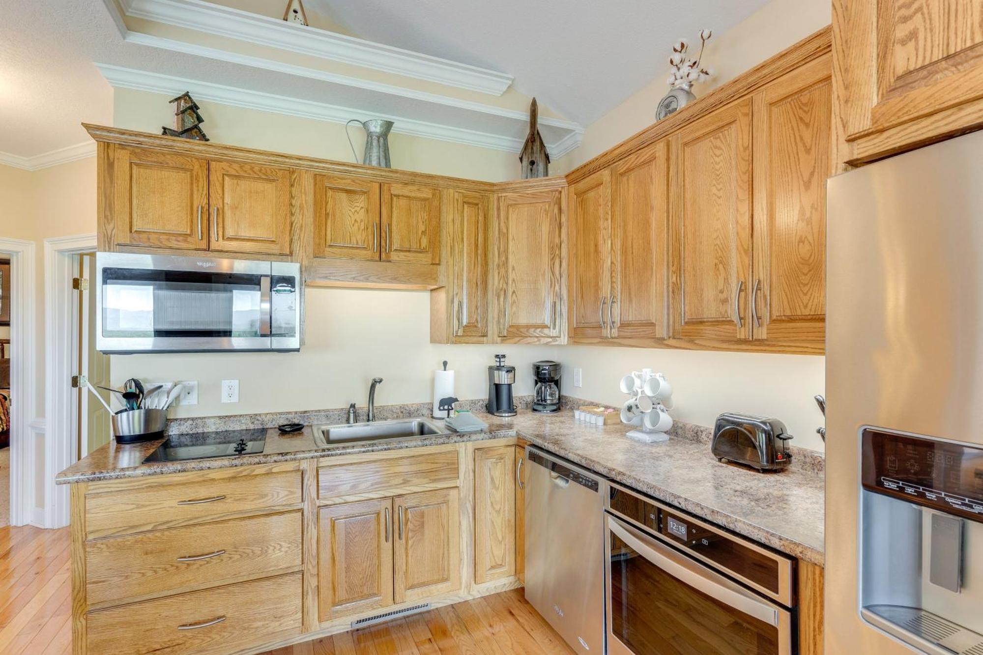 Lake-View Condo With Covered Deck In Hiawassee! Exterior photo