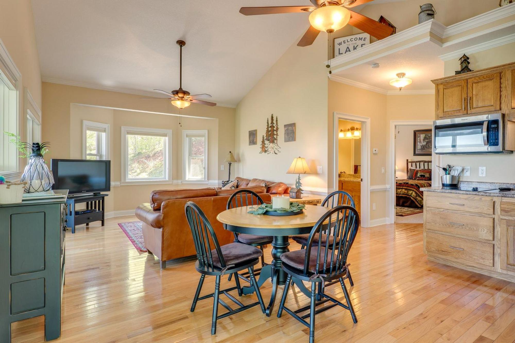 Lake-View Condo With Covered Deck In Hiawassee! Exterior photo