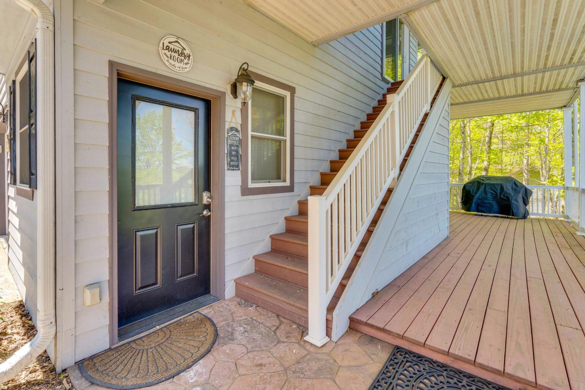 Lake-View Condo With Covered Deck In Hiawassee! Exterior photo