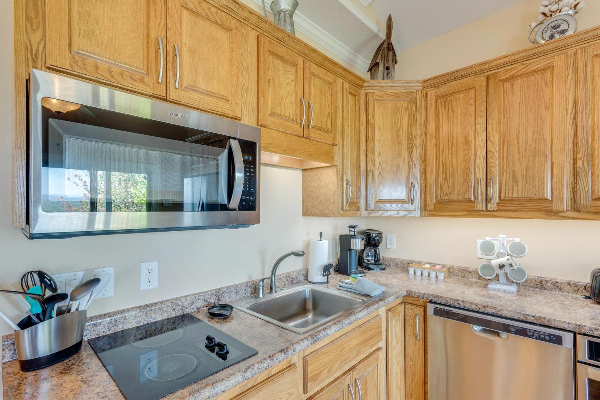 Lake-View Condo With Covered Deck In Hiawassee! Exterior photo