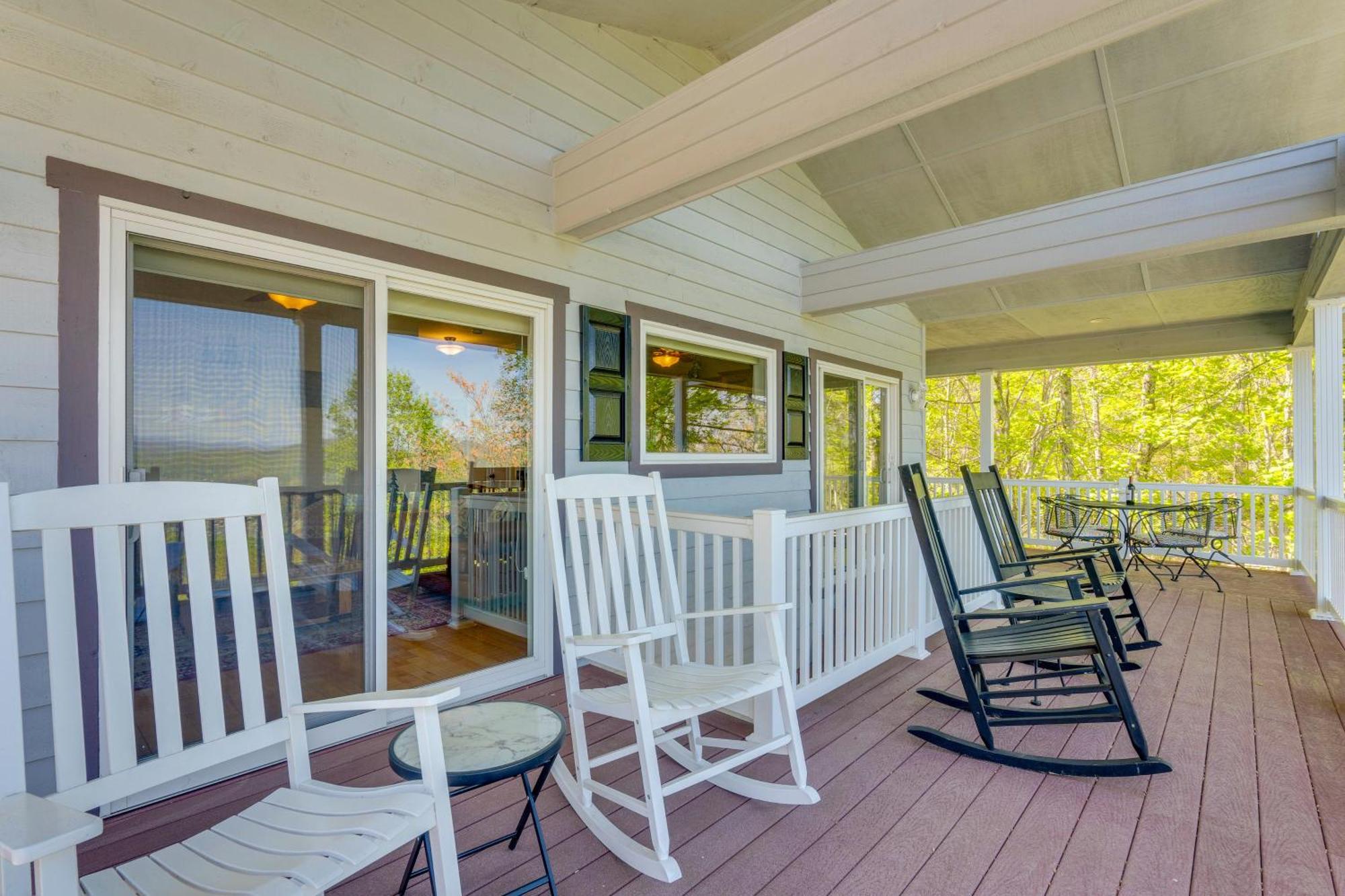 Lake-View Condo With Covered Deck In Hiawassee! Exterior photo